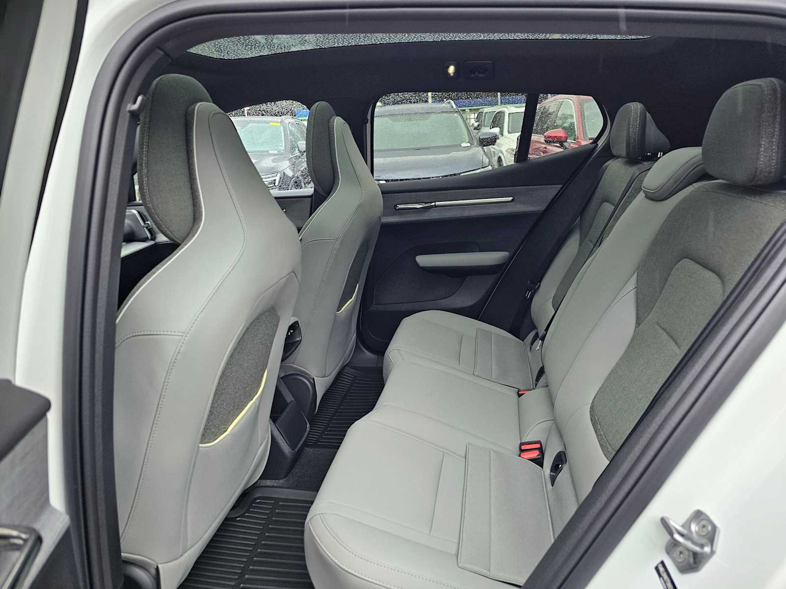 New 2026 Volvo EX30 Plus w/ Protection Package RWD image 18