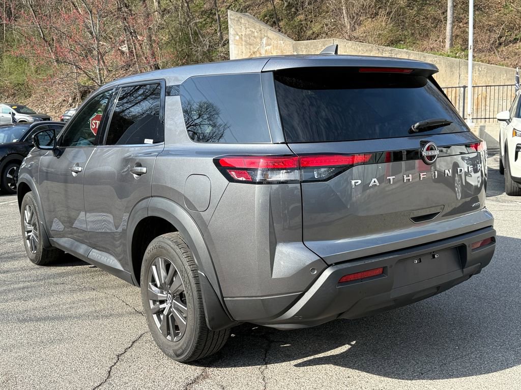Used 2023 Nissan Pathfinder S image 4