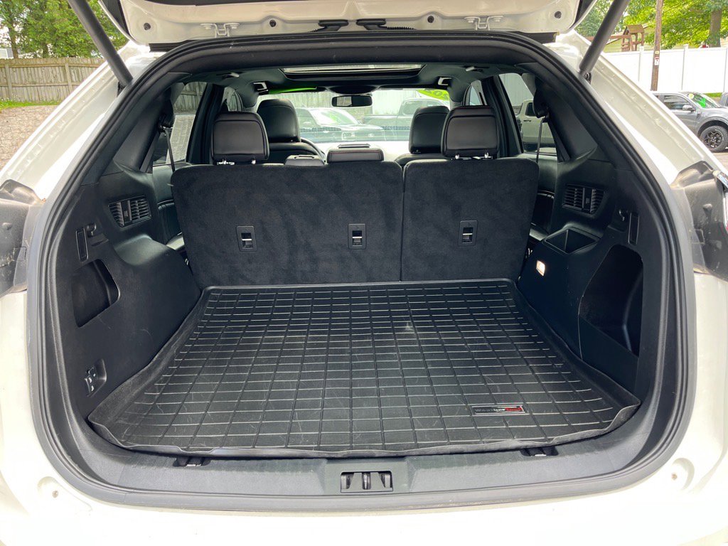 Used 2024 Ford Edge ST-Line w/ Cold Weather Package image 8