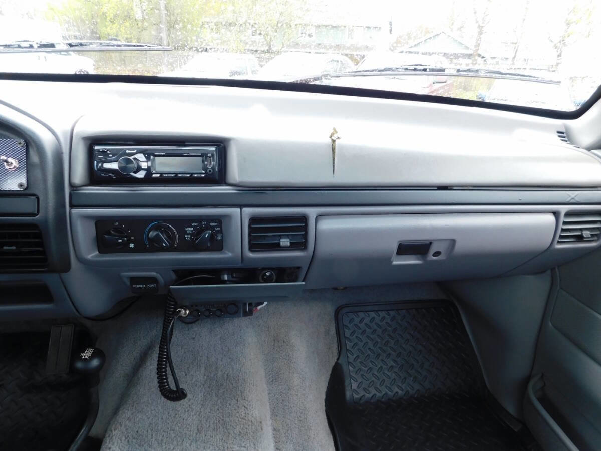 Used 1995 Ford F150 XLT image 6
