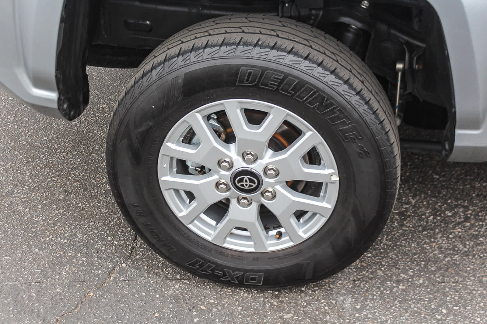 Used 2024 Toyota Tacoma SR5 AWD/4WD image 9