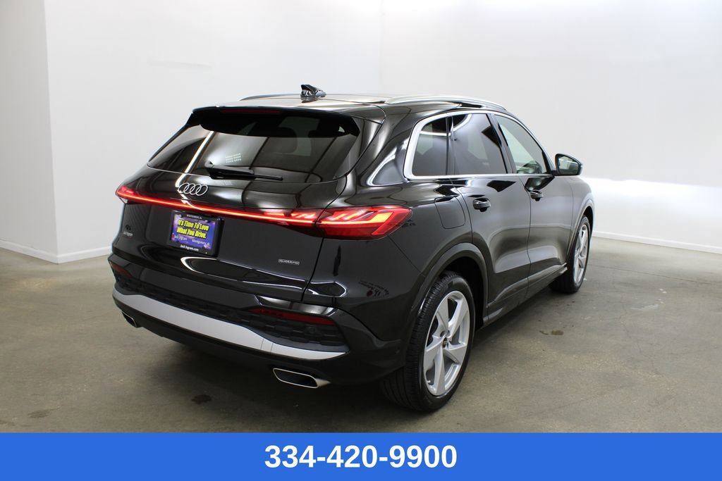 New 2025 Audi Q5 Prestige image 4