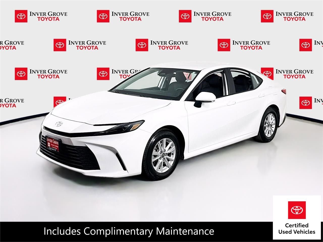 Certified 2025 Toyota Camry LE image 1