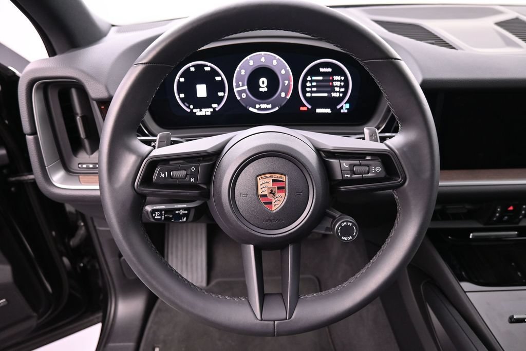 Certified 2025 Porsche Cayenne AWD/4WD image 12