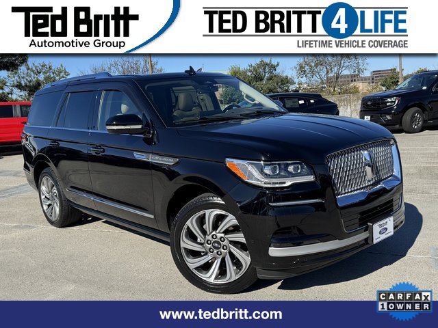 Used 2022 Lincoln Navigator Reserve image 1