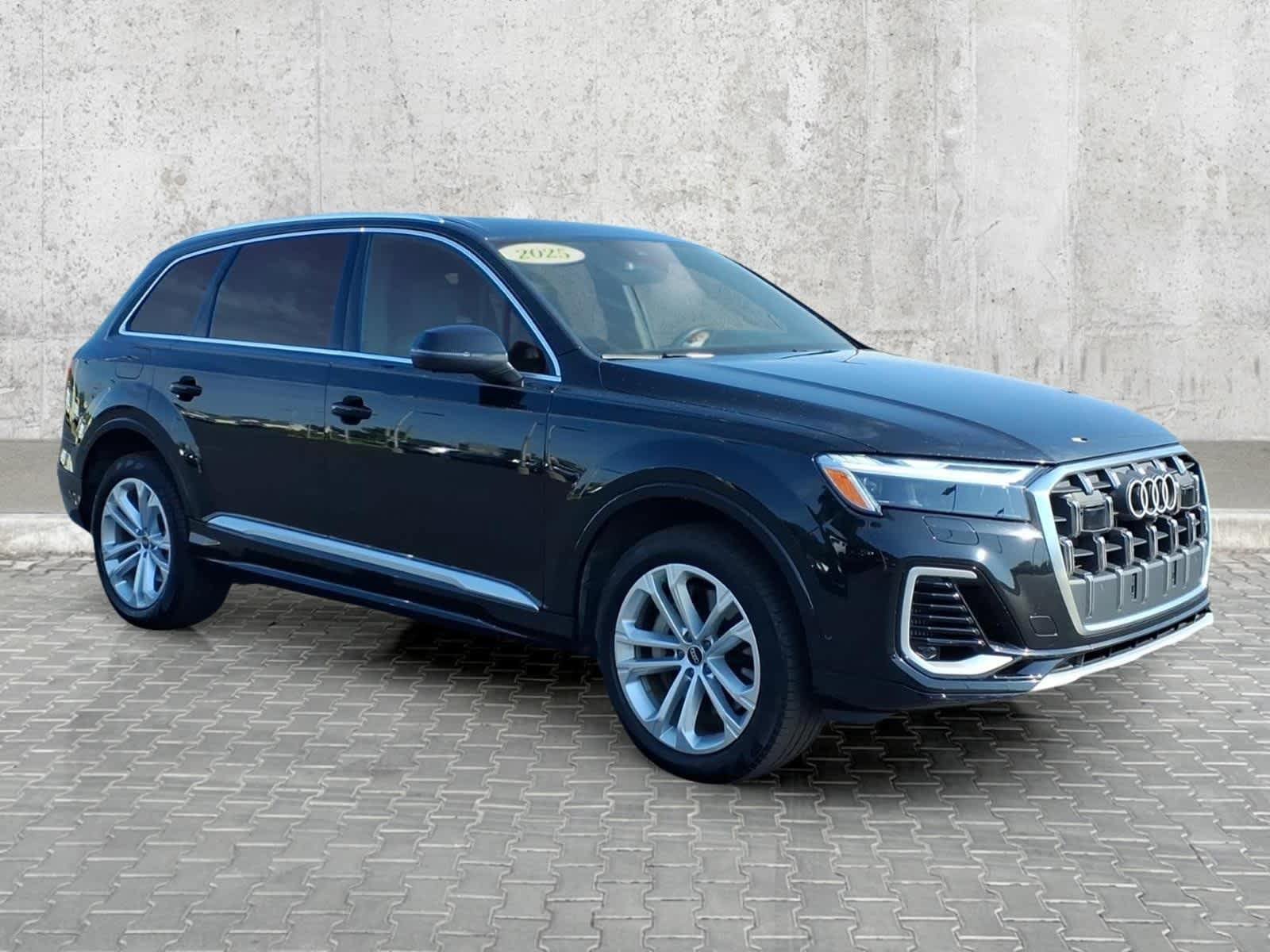Used 2025 Audi Q7 3.0T Premium Plus AWD/4WD image 2