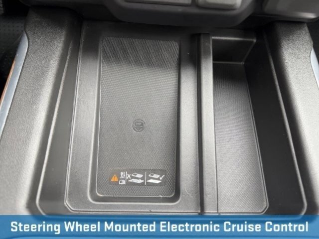 Used 2020 Chevrolet Silverado 1500 High Country w/ Technology Package AWD/4WD image 29