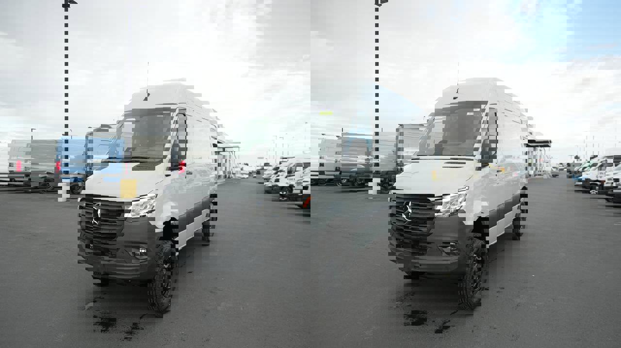 New 2025 Mercedes-Benz Sprinter 2500 image 1