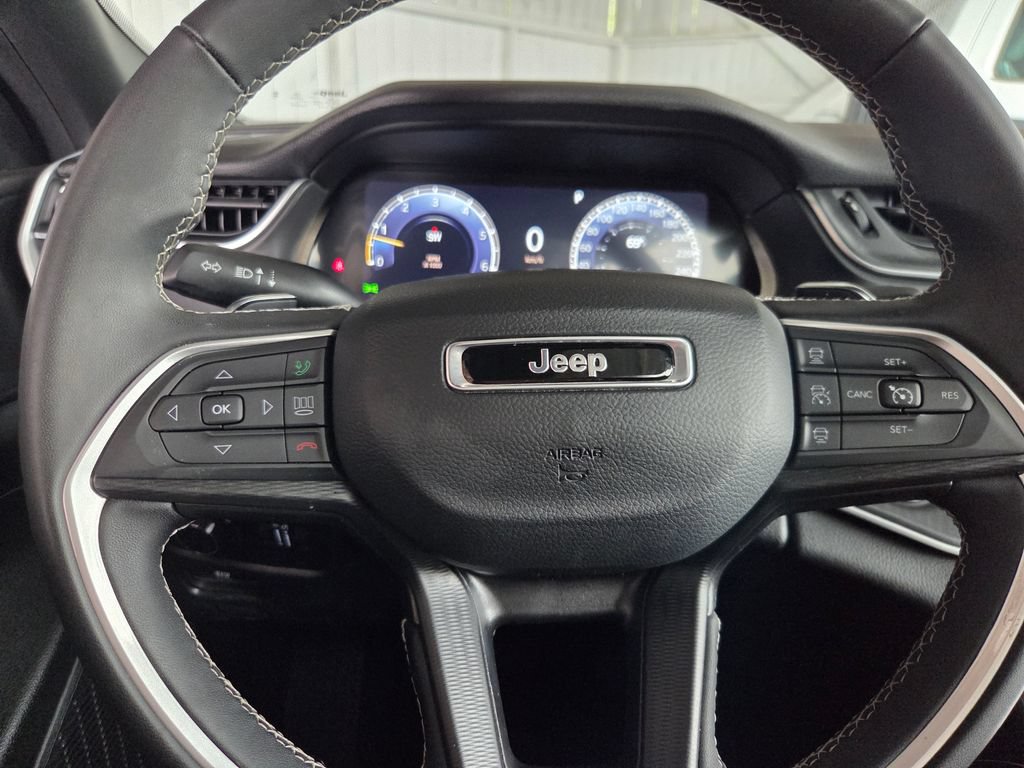 Certified 2024 Jeep Grand Cherokee Laredo X AWD/4WD image 7