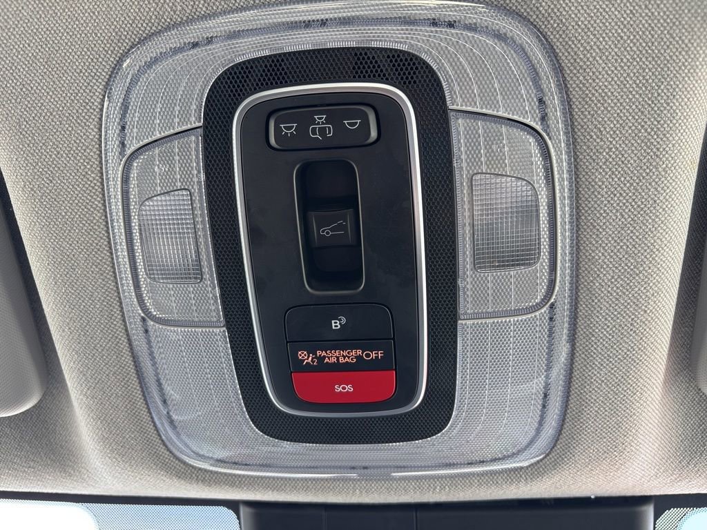 Used 2025 Hyundai Elantra Limited image 22