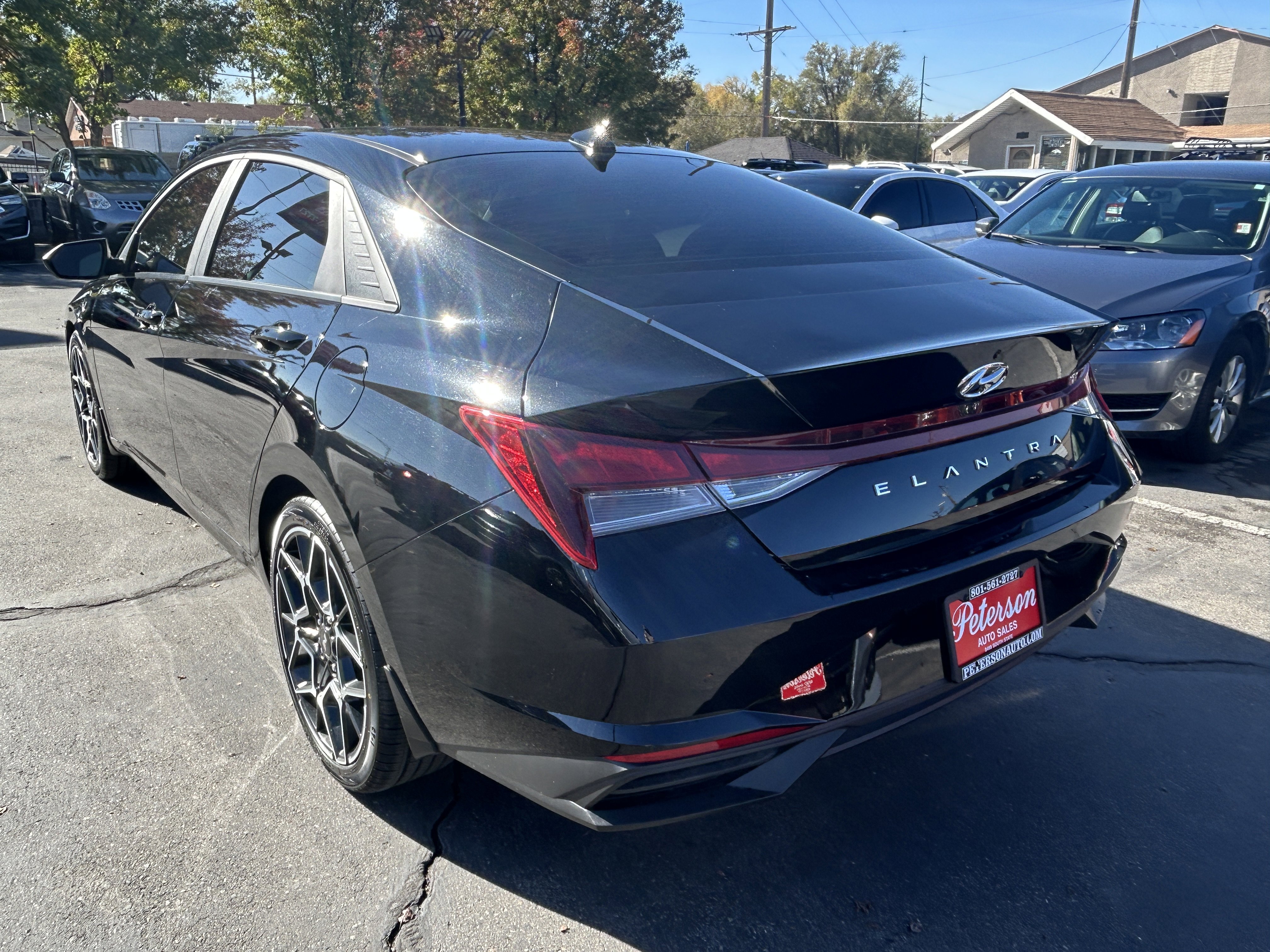 Used 2023 Hyundai Elantra SEL image 3