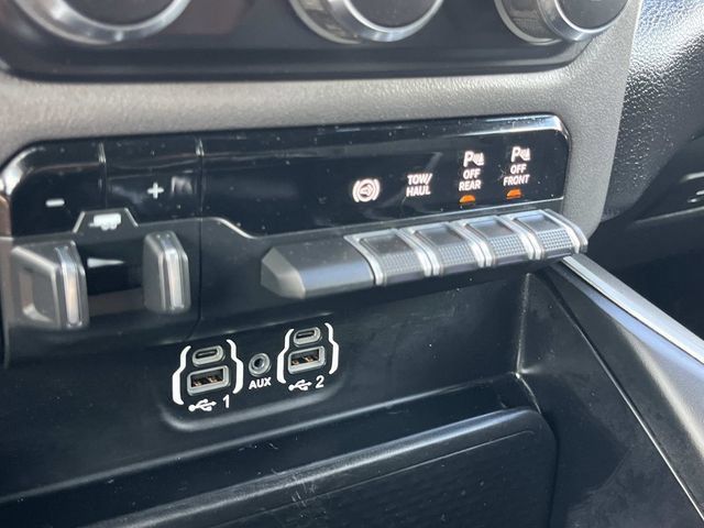 Used 2020 RAM 2500 Big Horn w/ Night Edition AWD/4WD image 39
