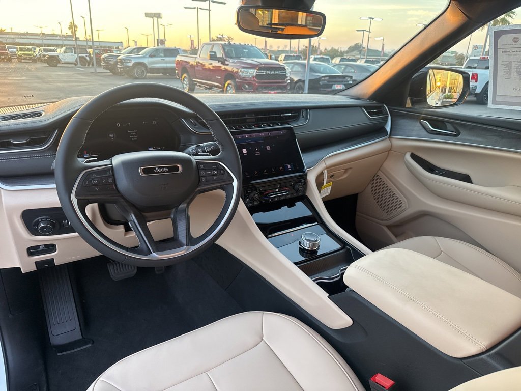 Certified 2024 Jeep Grand Cherokee Limited image 17
