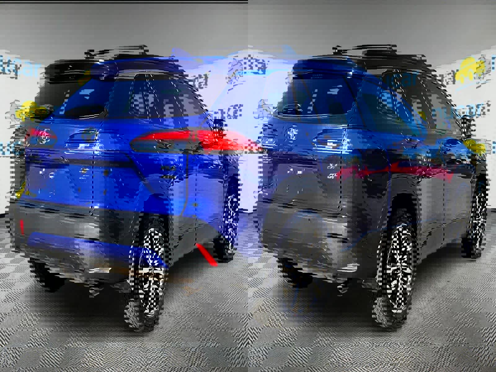 Used 2022 Toyota Corolla Cross XLE w/ Convenience Package image 6