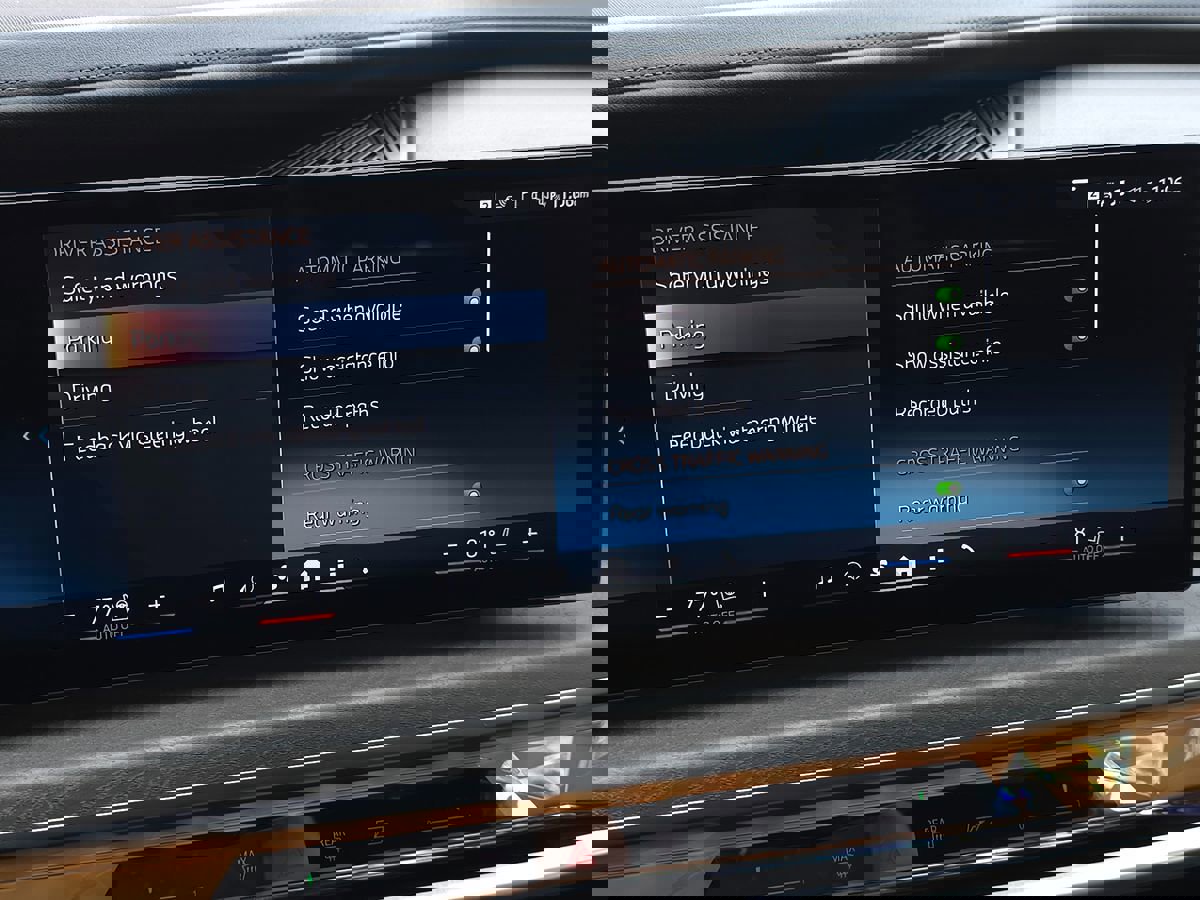 Used 2024 BMW i7 xDrive60 w/ Executive Package image 54