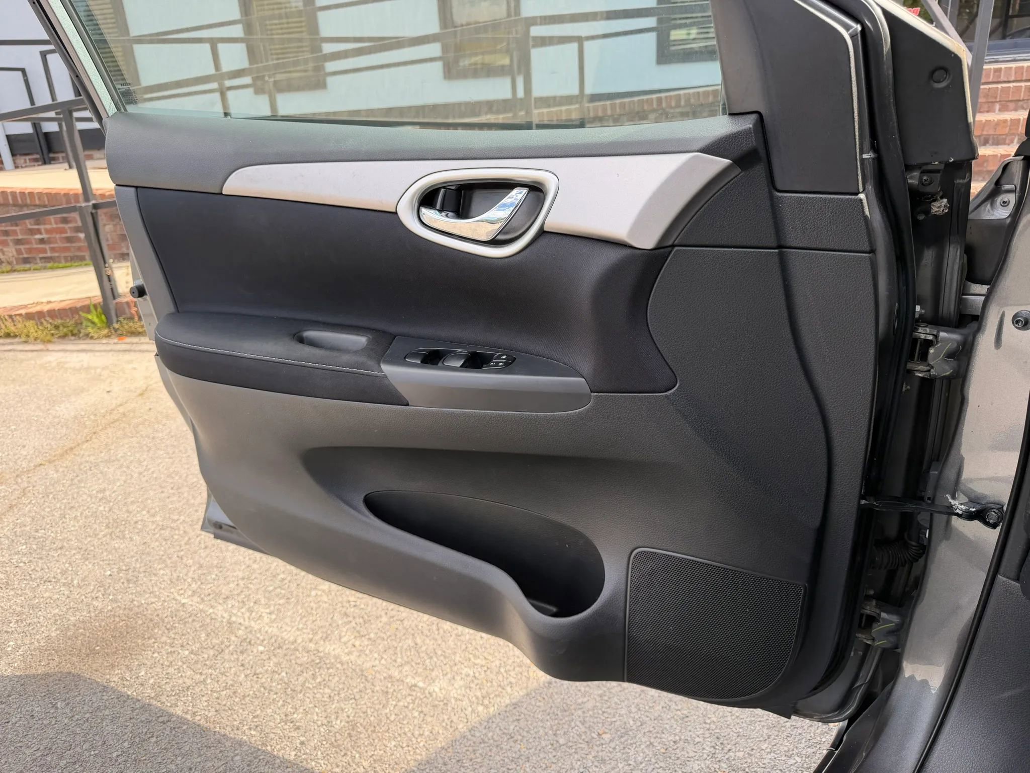 Used 2015 Nissan Sentra S image 22
