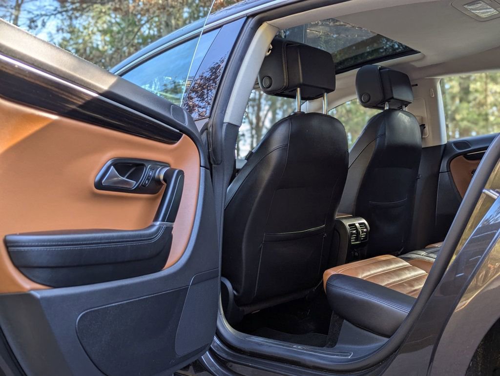 Used 2015 Volkswagen CC Executive image 16