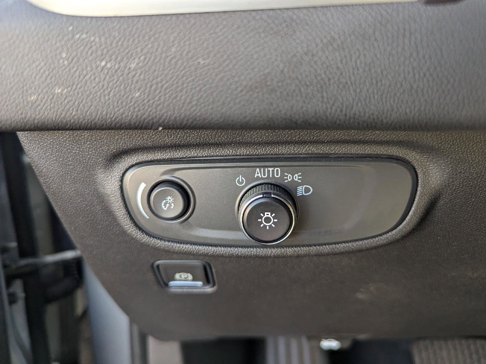 Used 2023 GMC Terrain SLE w/ Elevation Edition AWD/4WD image 24