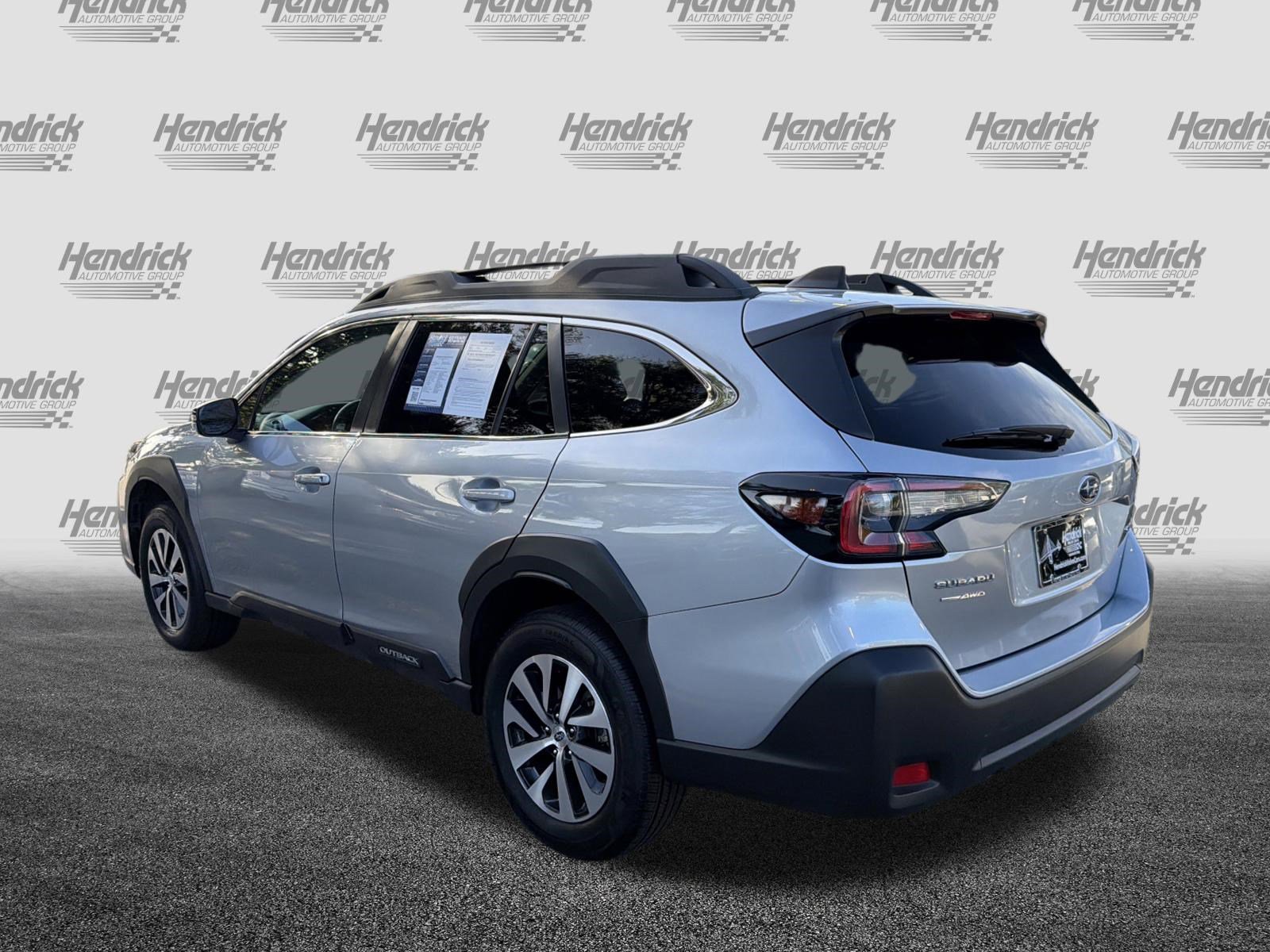 Used 2023 Subaru Outback Premium AWD/4WD image 9