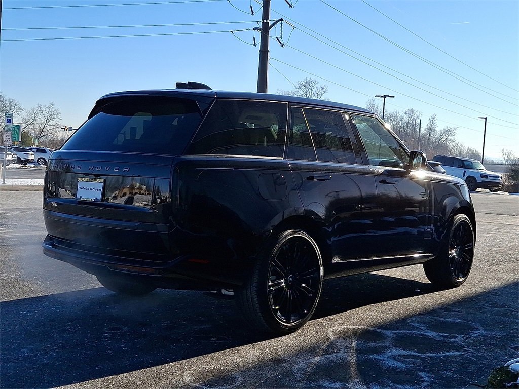 New 2025 Land Rover Range Rover SE image 3