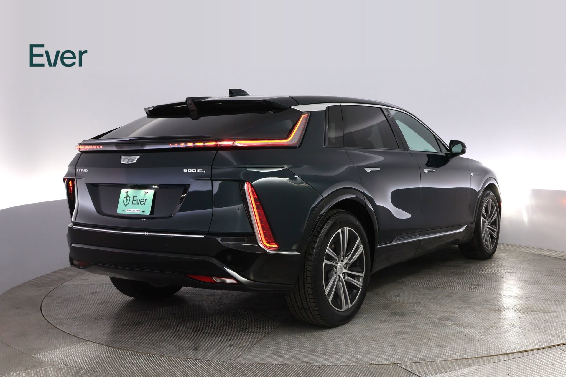 Used 2024 Cadillac Lyriq Luxury image 3