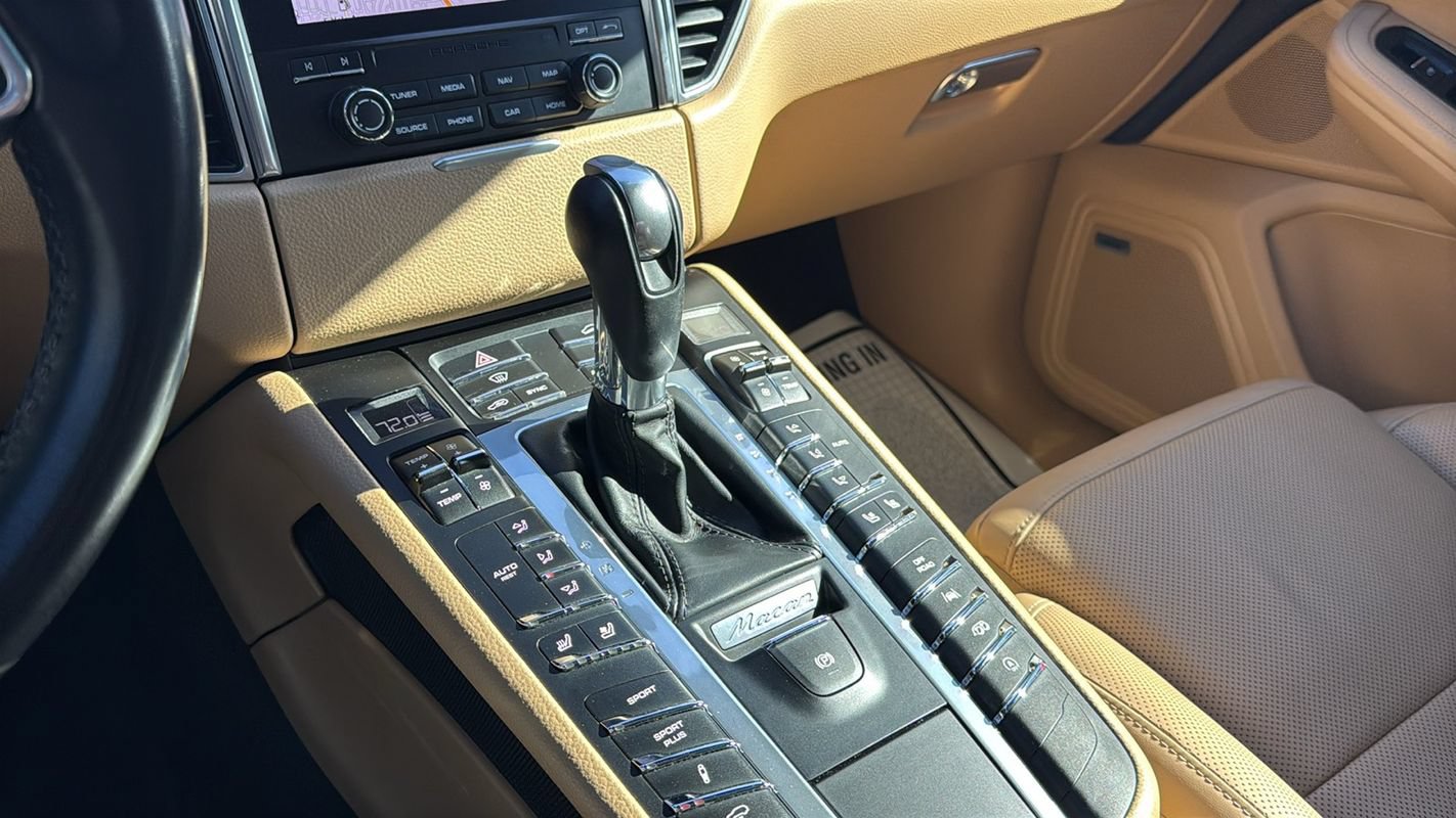 Used 2018 Porsche Macan GTS AWD/4WD image 27