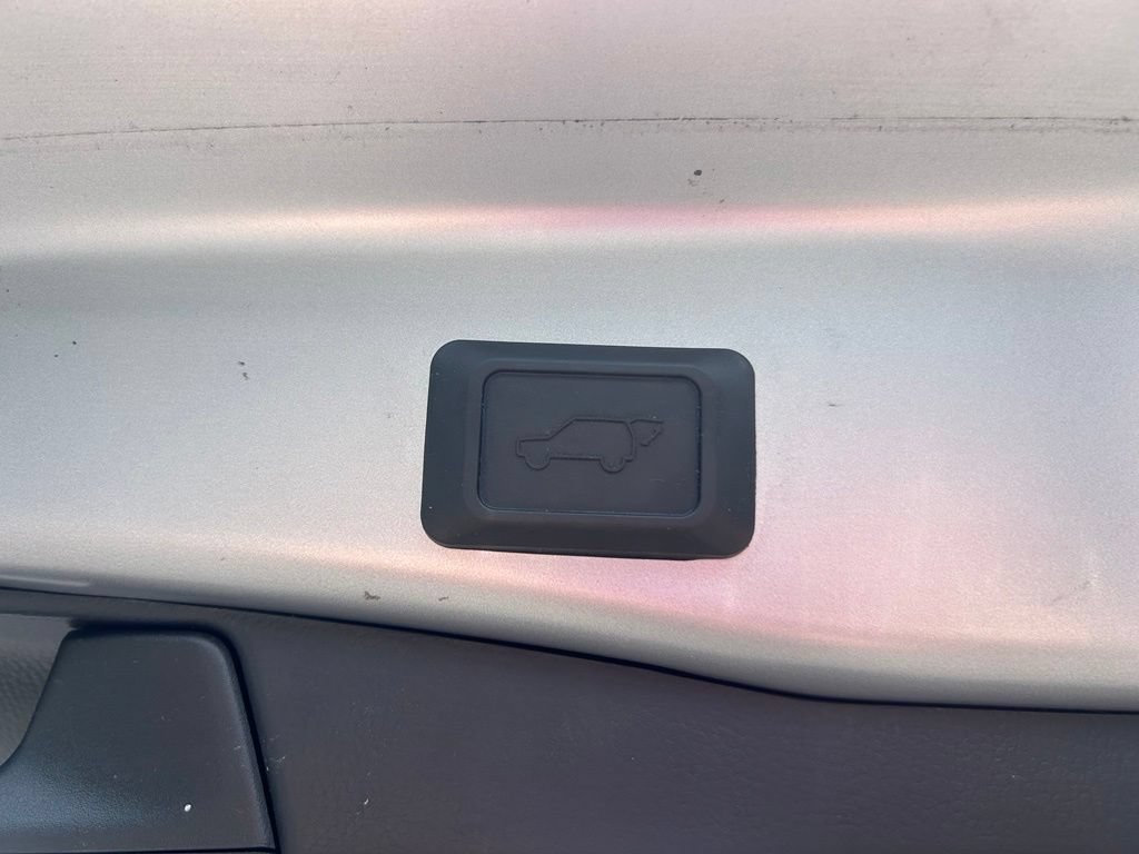Used 2020 Toyota RAV4 XLE Premium AWD/4WD image 19