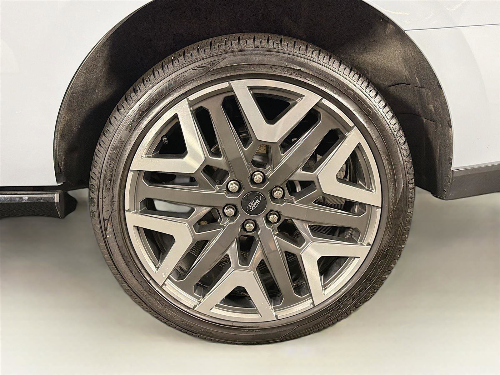 Used 2025 Ford Expedition Platinum w/ Platinum Ultimate Package AWD/4WD image 34