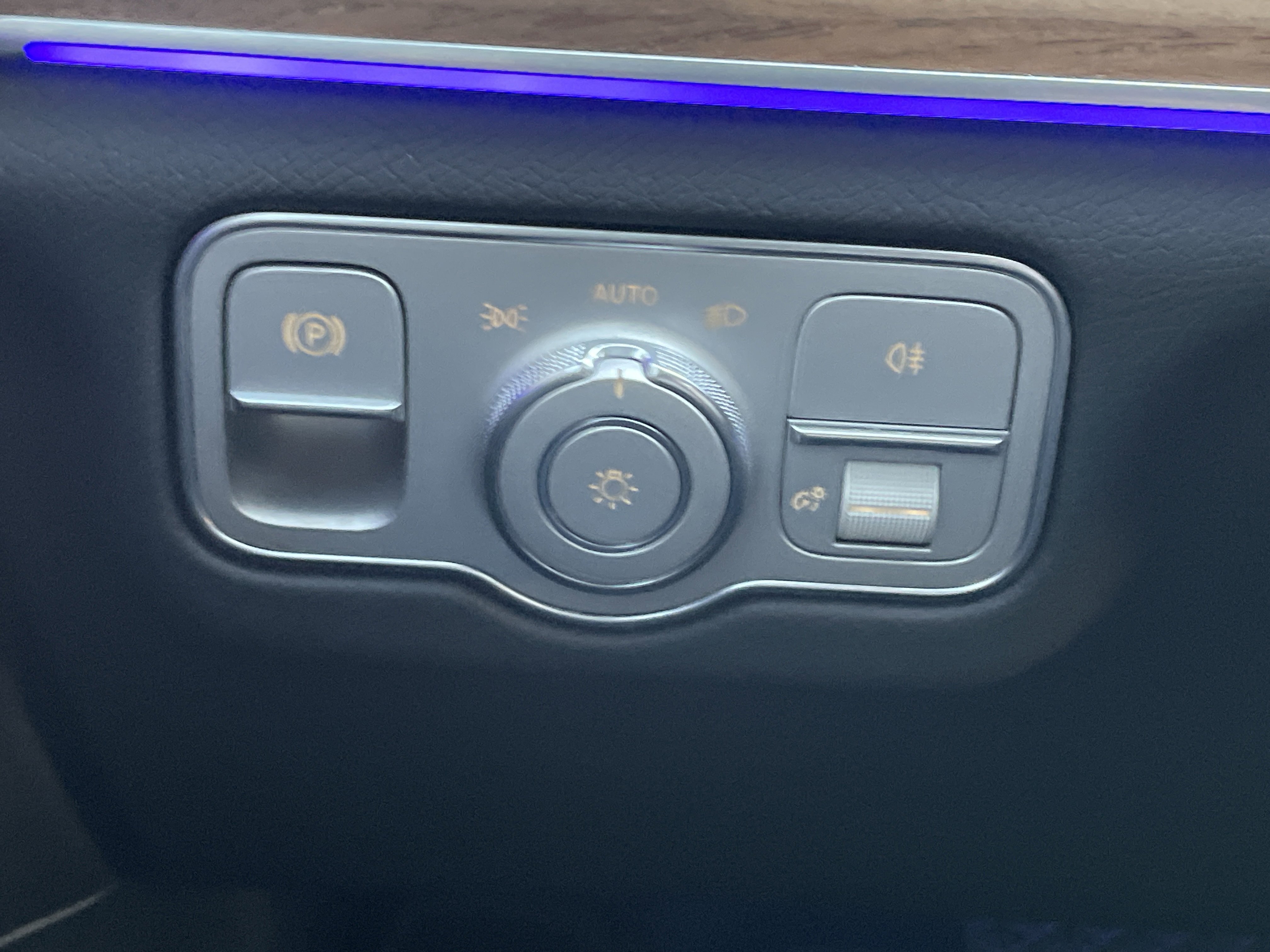 Certified 2025 Mercedes-Benz GLE 350 4MATIC image 23