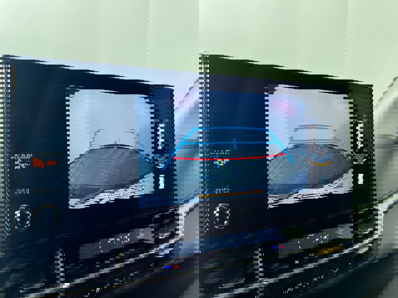 Used 2025 Toyota Sienna XLE image 27