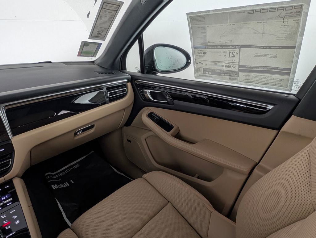 New 2026 Porsche Macan image 23