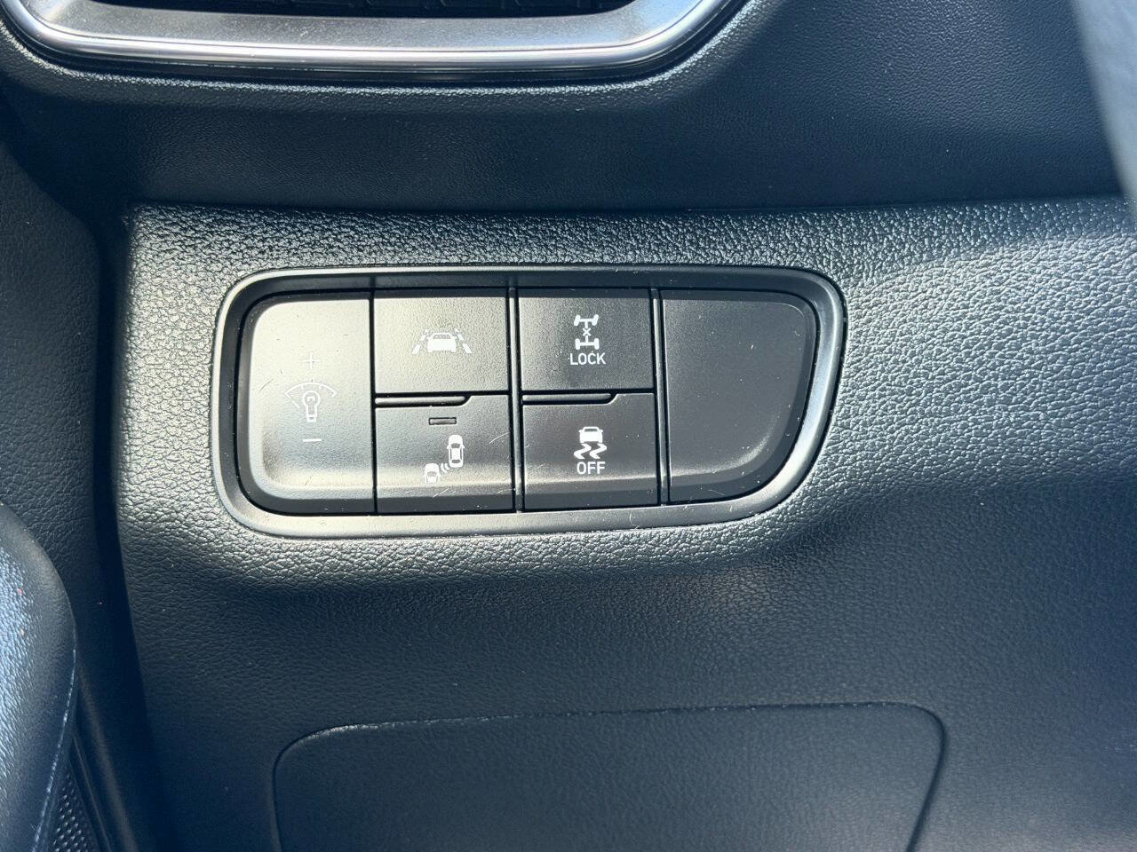 Used 2019 Hyundai Santa Fe SEL AWD/4WD image 40