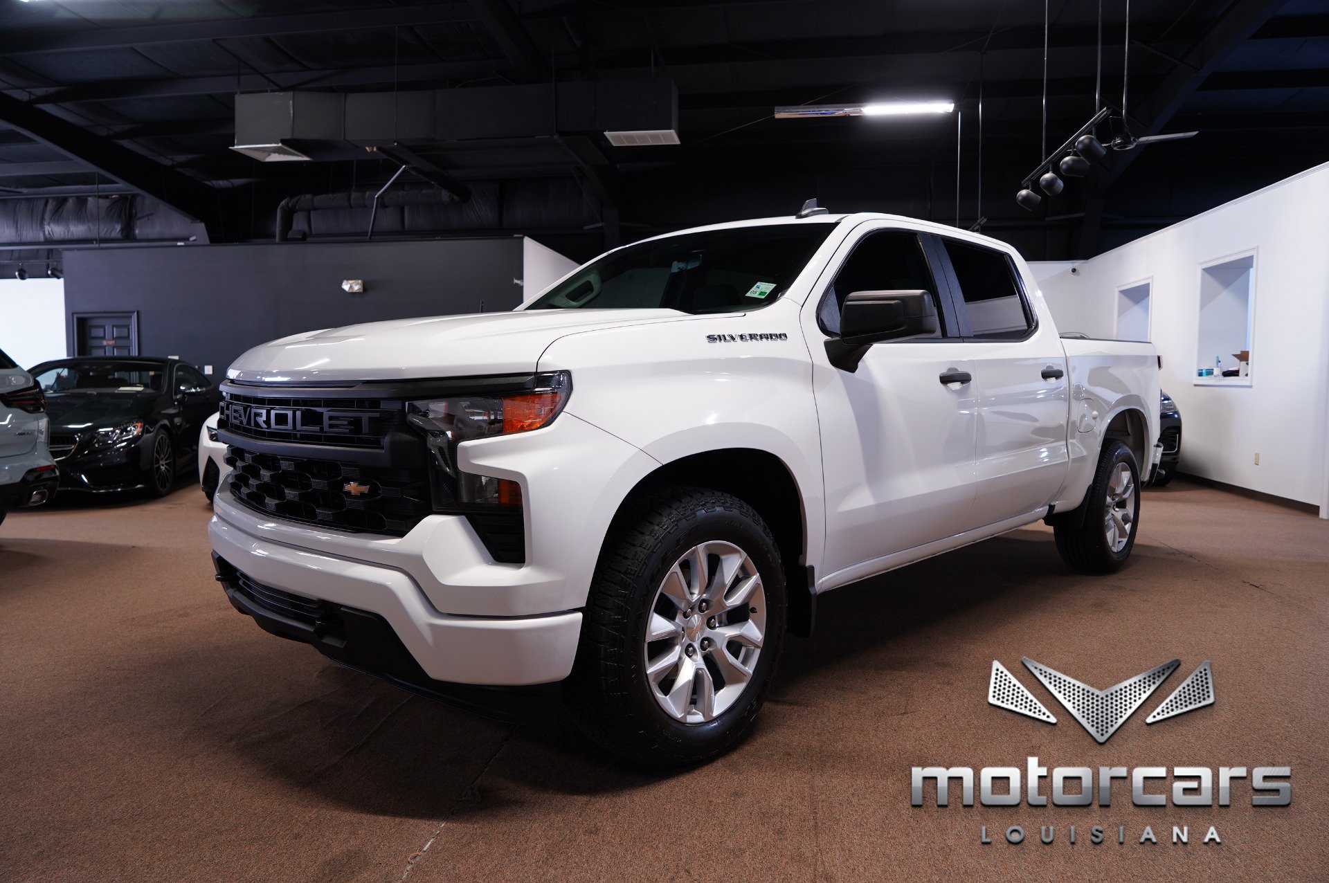 Used 2022 Chevrolet Silverado 1500 Custom RWD image 3