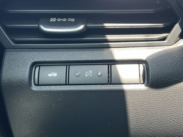Used 2024 Nissan Altima 2.5 SV FWD image 28
