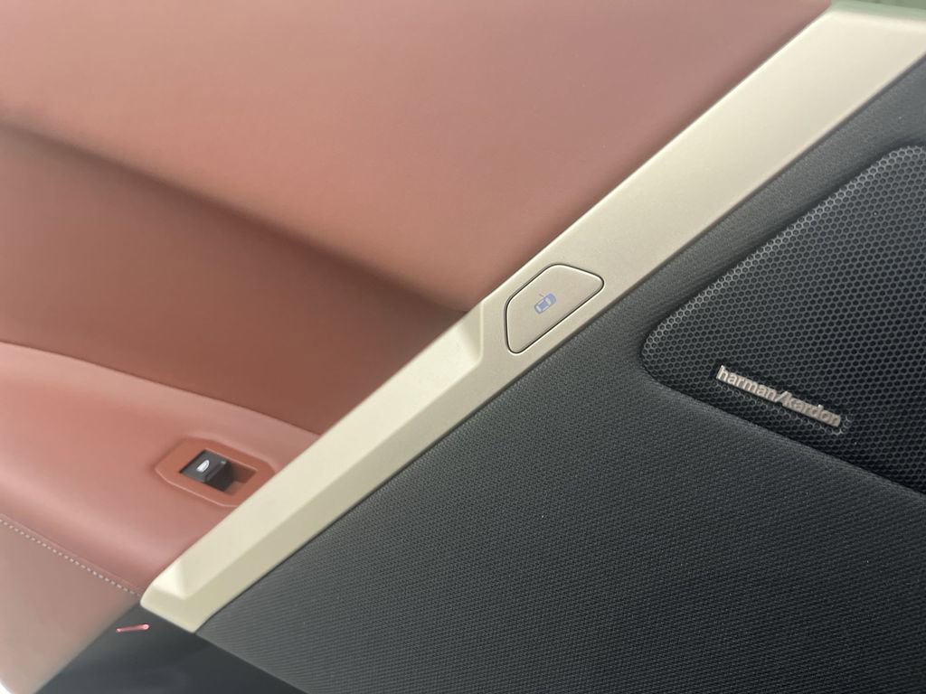 New 2022 BMW iX xDrive50 w/ Premium Package image 27