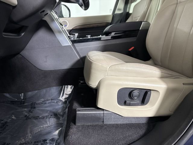 Used 2018 Land Rover Discovery HSE image 21