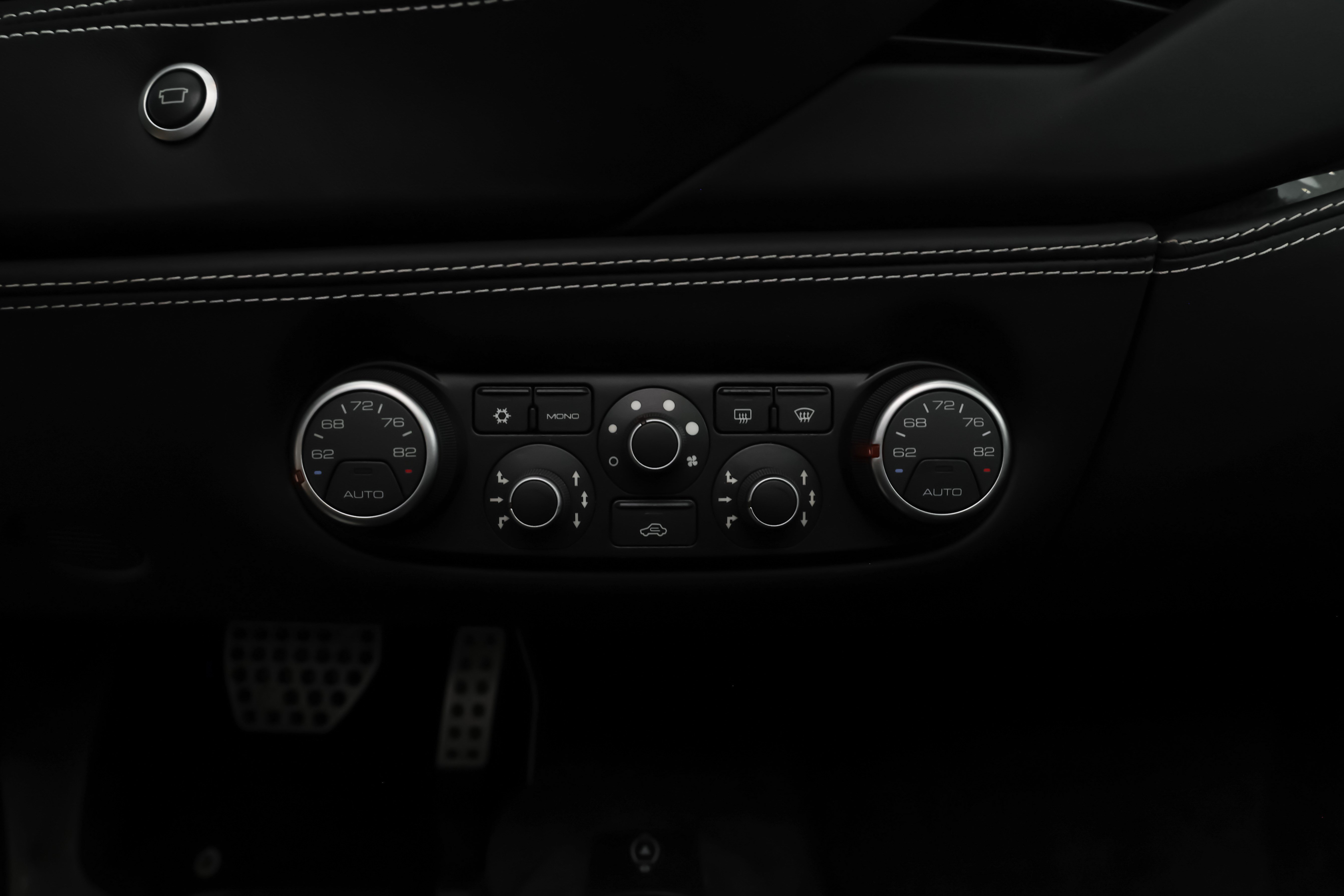 Used 2018 Ferrari 488 Spider RWD image 16