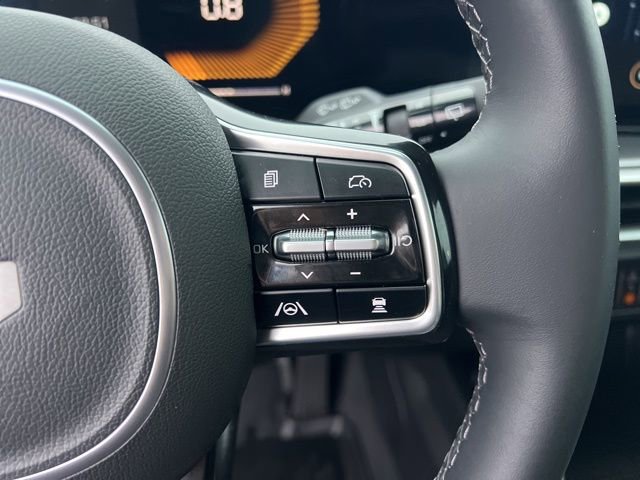 Used 2025 Kia Sorento S image 12