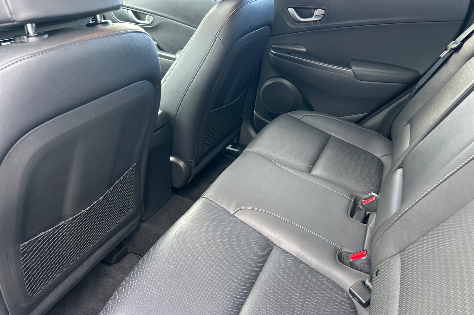 Used 2021 Hyundai Kona Limited w/ Cargo Package image 12