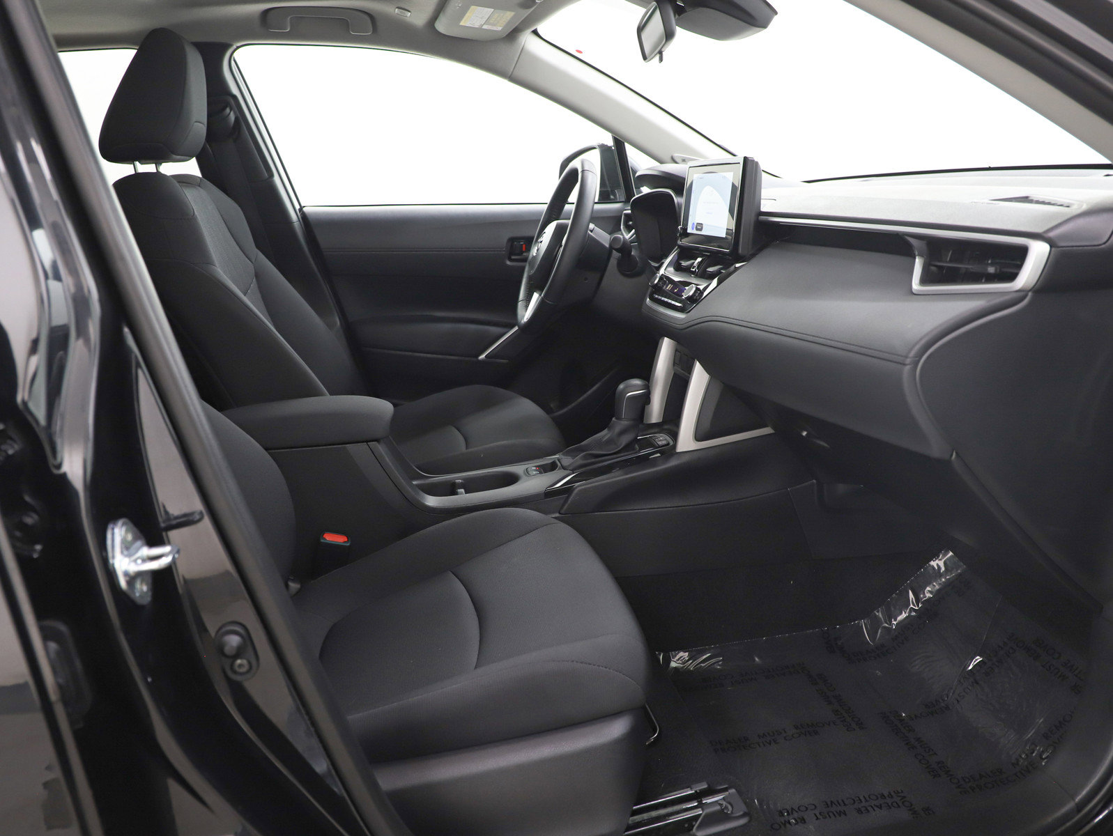 Used 2025 Toyota Corolla Cross LE w/ Moonroof Package image 12