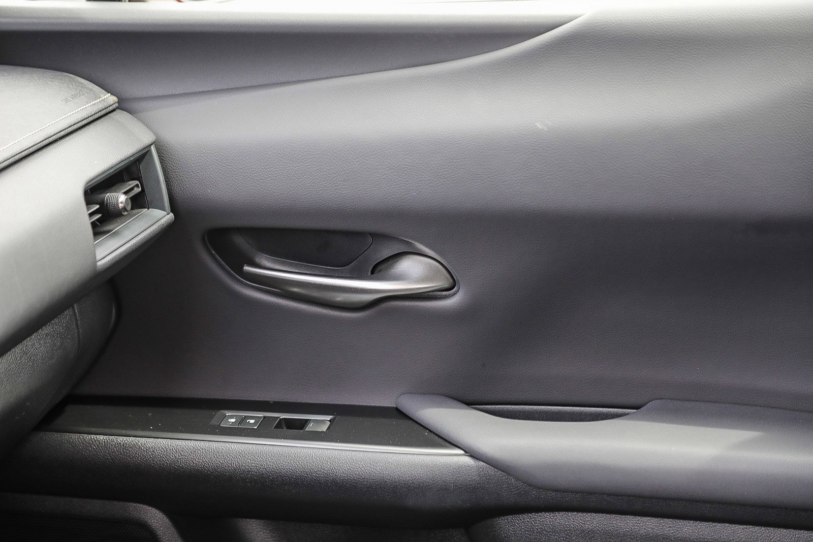 Used 2025 Lexus UX 300h AWD w/ Cold Area Package image 21