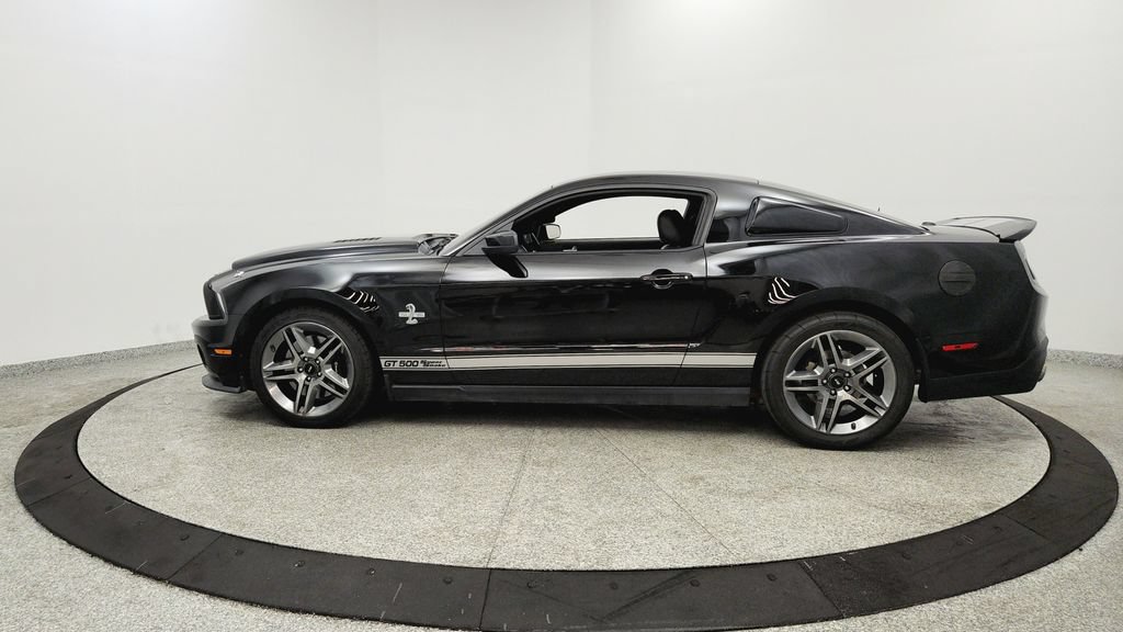 Used 2010 Ford Mustang Shelby GT500 RWD image 2