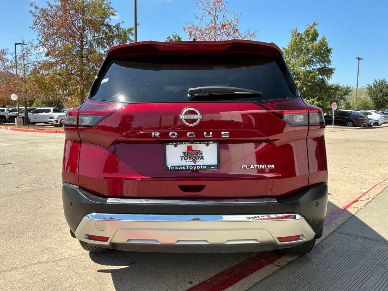 Used 2023 Nissan Rogue Platinum w/ Platinum Premium Package FWD image 7