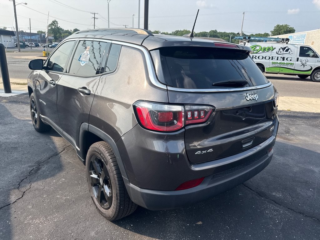 Used 2018 Jeep Compass Latitude w/ Popular Equipment Group AWD/4WD image 5