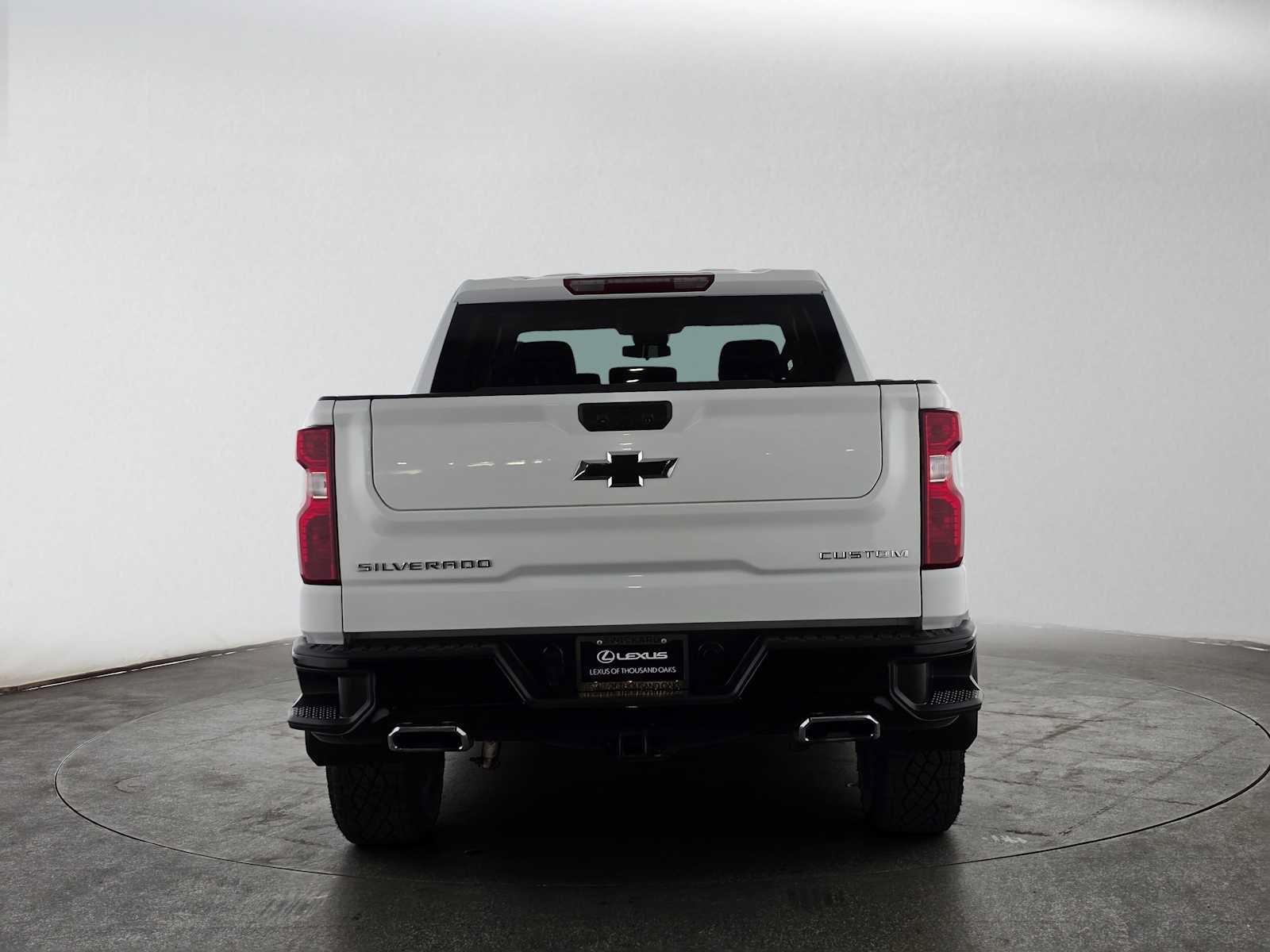 Used 2025 Chevrolet Silverado 1500 Custom Trail Boss AWD/4WD image 4