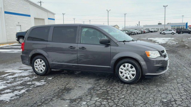 Used 2020 Dodge Grand Caravan SE w/ UConnect Hands-Free Group image 2