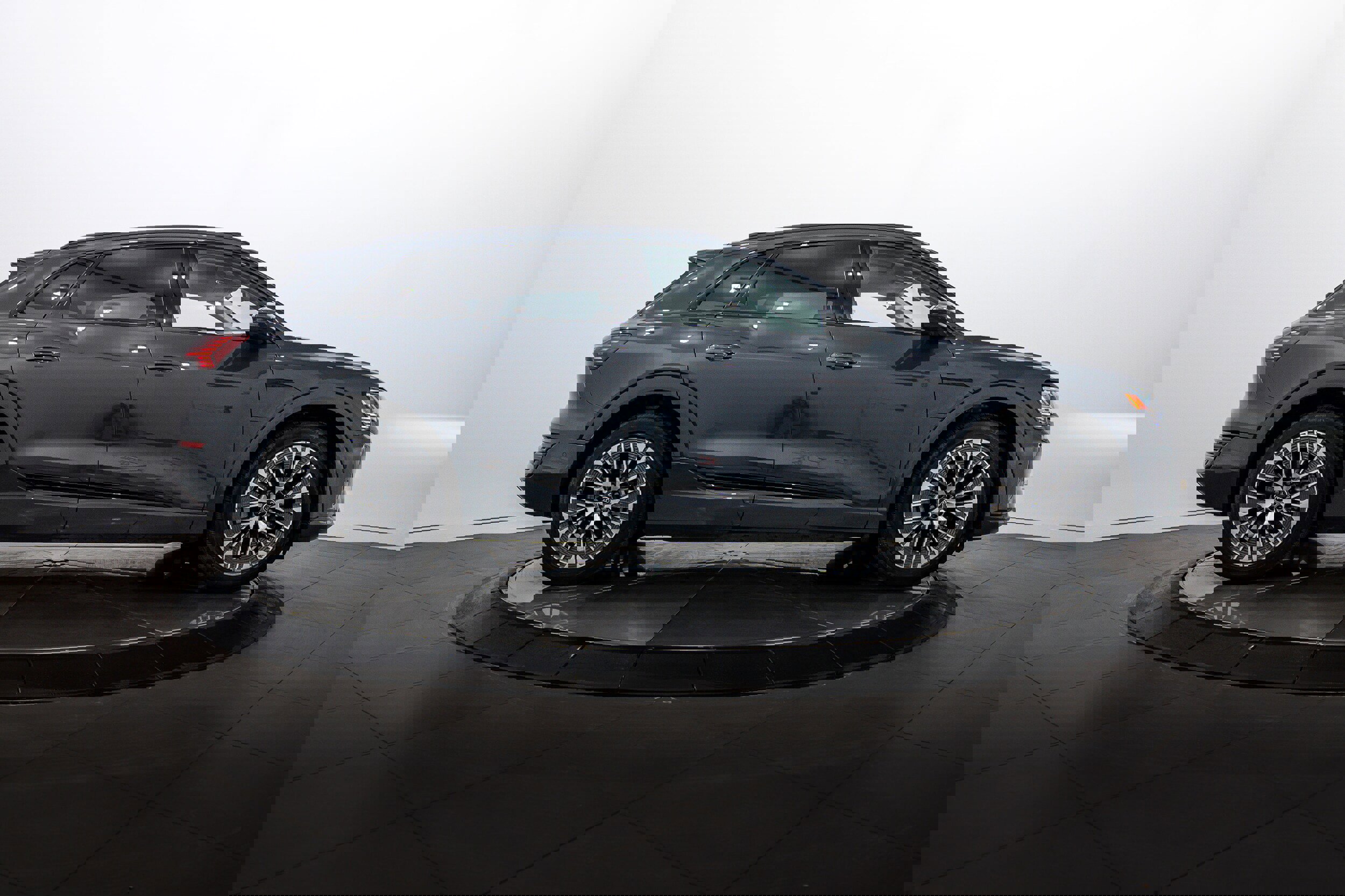 Certified 2024 Audi Q8 e-tron Prestige image 3