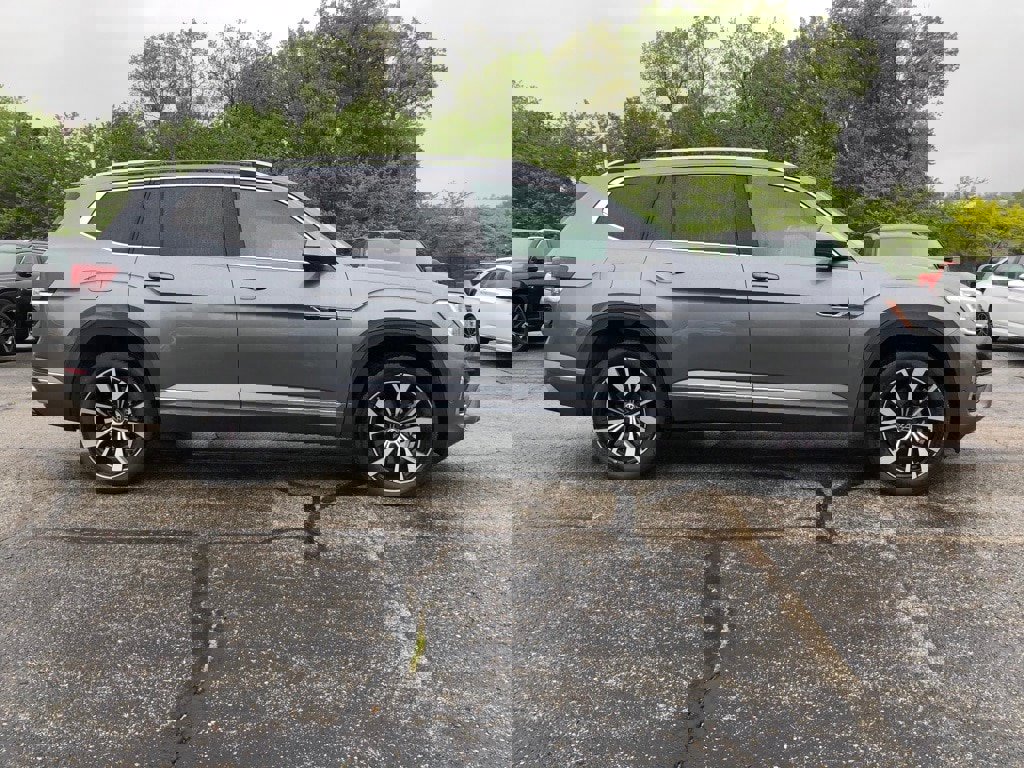 New 2025 Volkswagen Atlas SEL Premium R-Line image 8