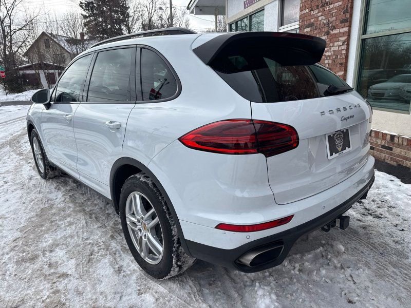 Used 2016 Porsche Cayenne image 6