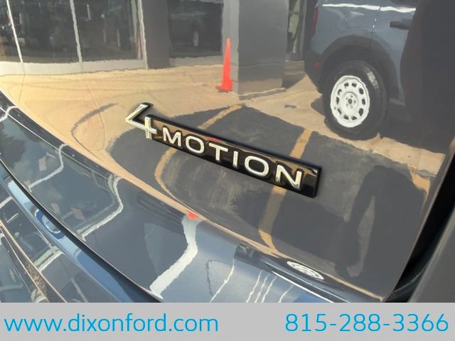 Used 2023 Volkswagen Atlas Cross Sport SEL R-Line AWD/4WD image 30